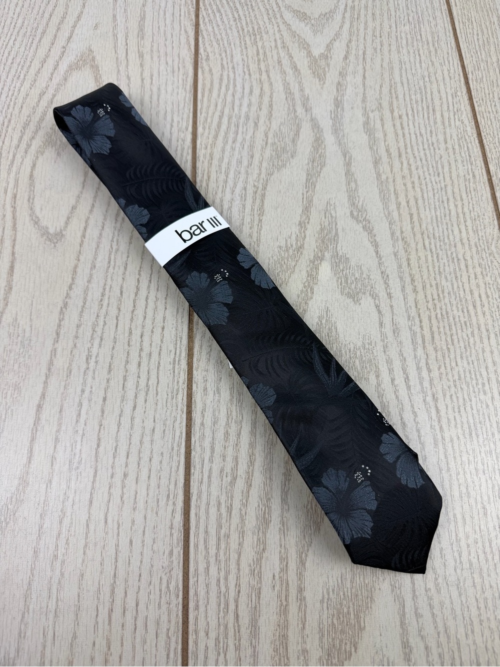 873-874 Bar III Men's Tie Winnett Floral 001 Black $55 Polyester Skinny
